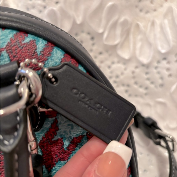 COACH NEW YORK Sydney Satchel Houndstooth - Picture 7 of 9